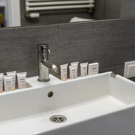 Czarnieckiego With Free Parking By Renters Apartment Posen