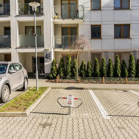 Apartment Czarnieckiego With Free Parking By Renters *