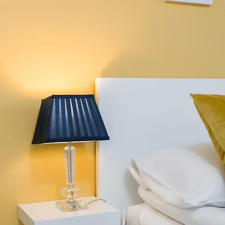 Czarnieckiego With Free Parking By Renters Apartment