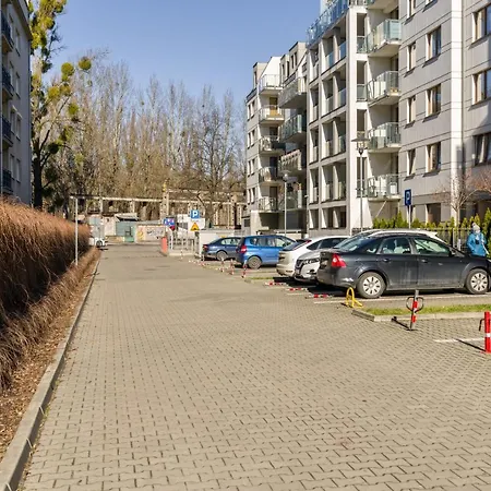 Czarnieckiego With Free Parking By Renters * Poznan